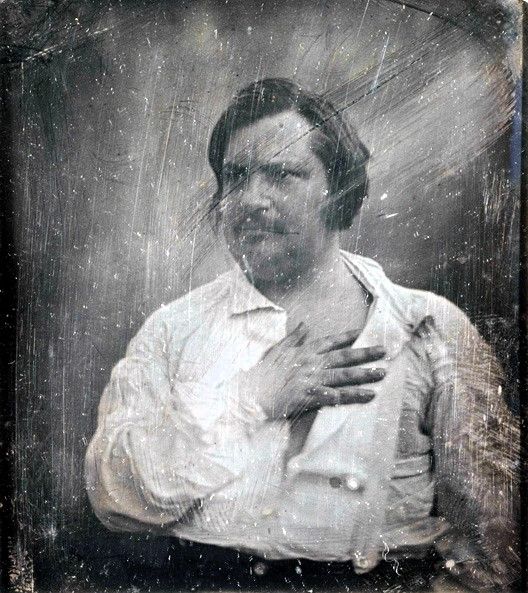 Оноре де Бальзак (1842 год) с дагеротипа выполненного французским фотографом Луи-Огюстом Биссоном (1814 – 1876). Источник изображения: https://ru.wikipedia.org/