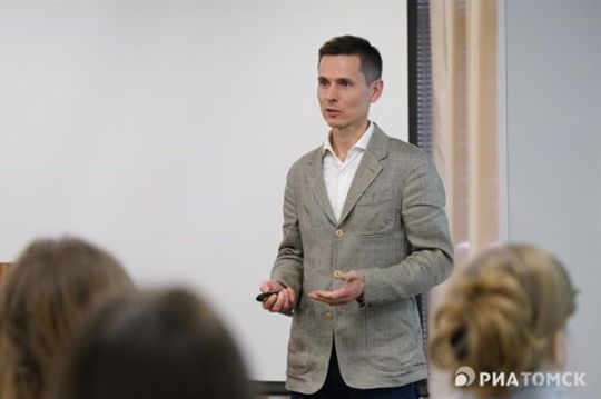 «Вдохновение и опыт: как Альпет Алексей делится секретами успеха со студентами»