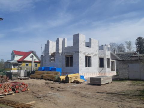 Дом из газоблока в СПб с эркером