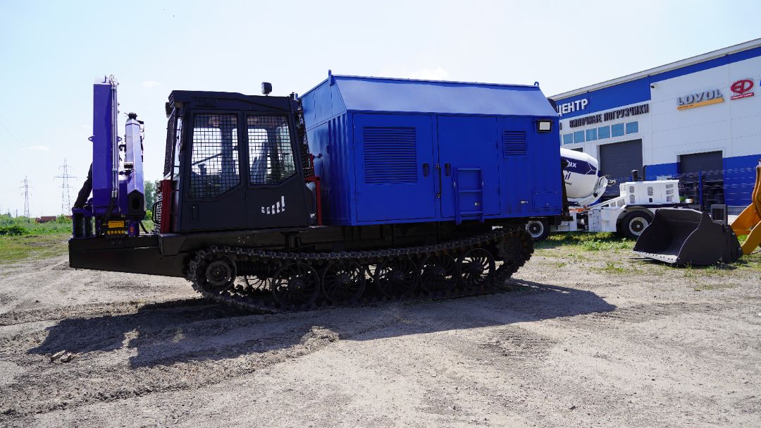 Машина энергетическая самоходная УЭТ-1 (АСТ) на базе гусеничного шасси ТЛП-4М-034.