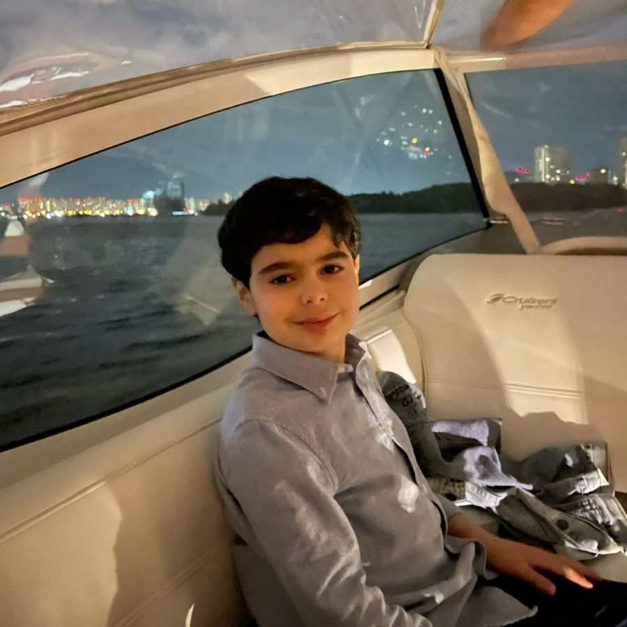 Катер с капитаном в аренду в центре Москвы