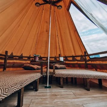 Зона отдыха ресторана на воде в Москве