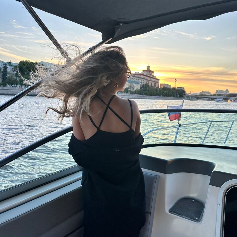 Виды на катере в аренду с капитаном