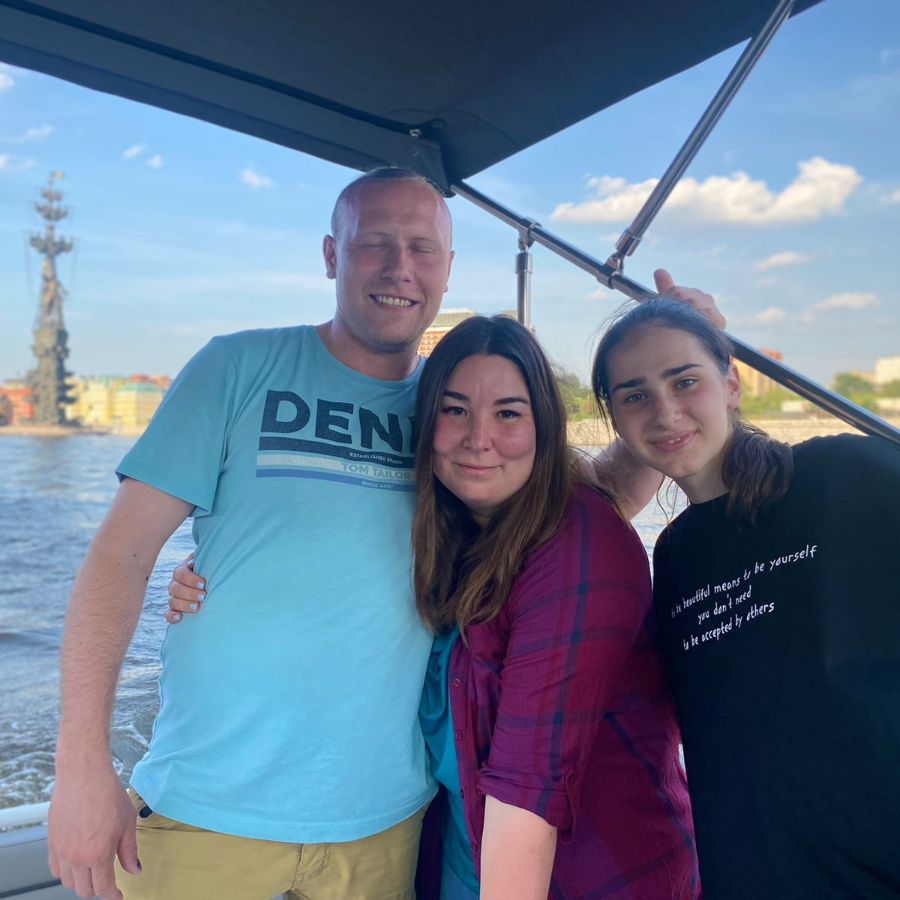 Наши гости на катере в центре Москвы