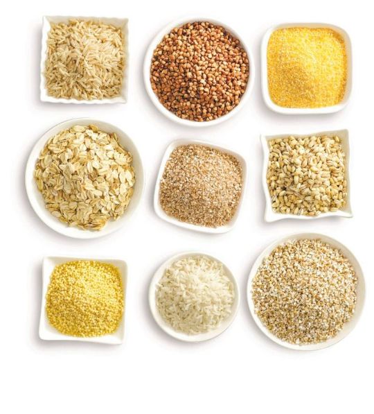 Разные крупы в посуде