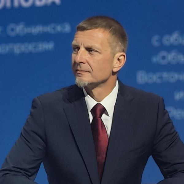 • Олег Морозов член Правления РКС, председатель Комитета РКС по детской литературе, директор издательства «Мангата».