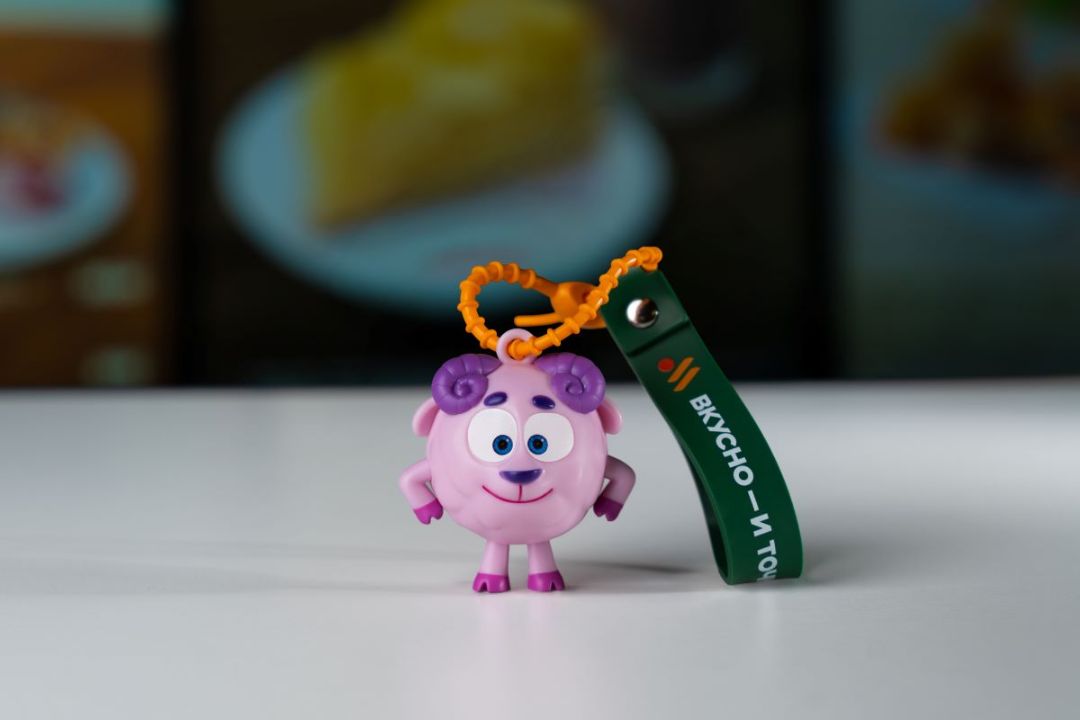 Навстречу новым вселенным: во «Вкусно — и точка» стартует новая коллекция Кидз Комбо со «Смешариками» 