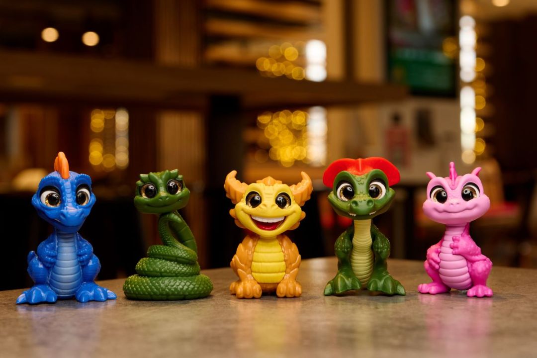 Магия в руках: во «Вкусно — и точка» появится новая коллекция «Кидз Кимбо» с разноцветными дракончиками