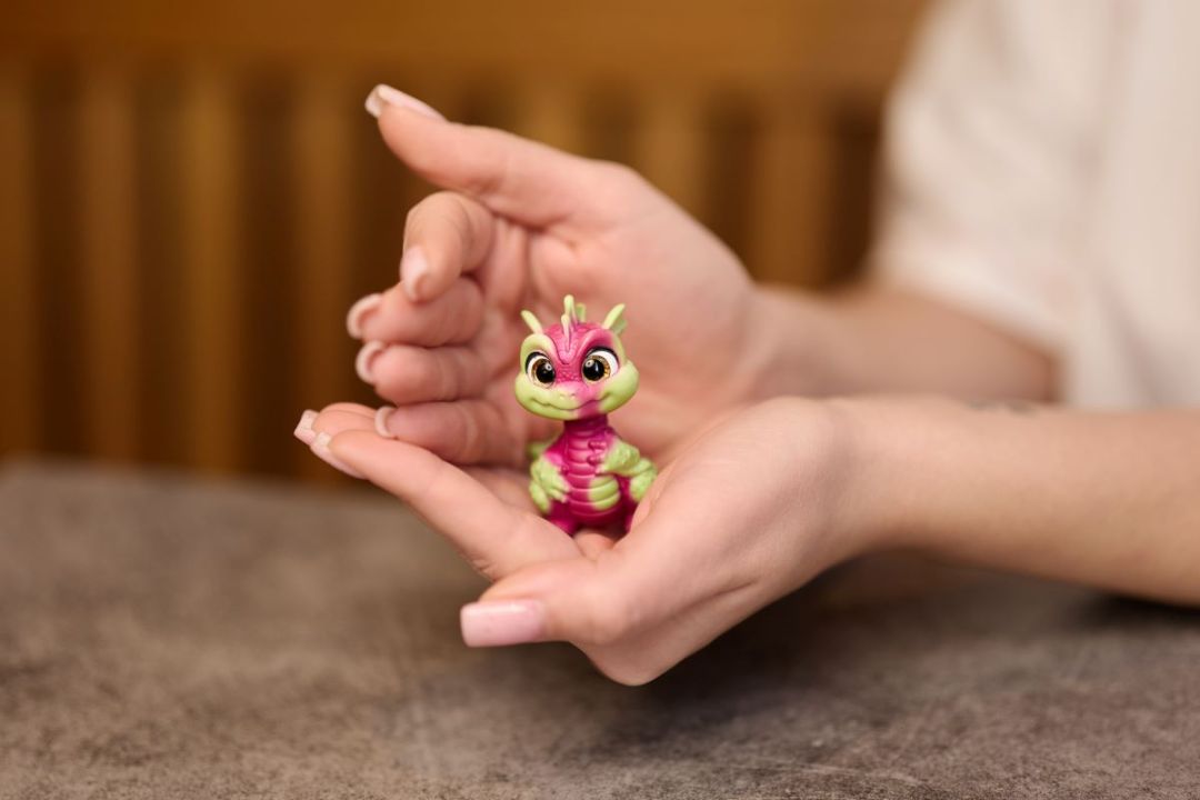 Магия в руках: во «Вкусно — и точка» появится новая коллекция «Кидз Кимбо» с разноцветными дракончиками