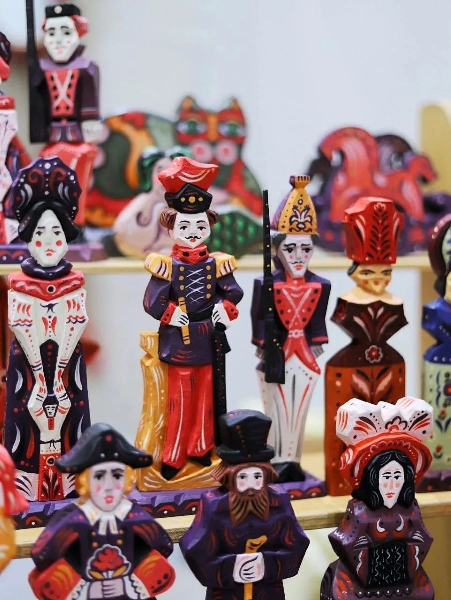 Уникальные находки и редкости со всего мира: что посмотреть на выставке-продаже «Саквояж» в Москве