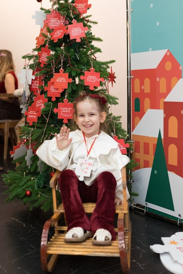 В Петербурге спасли Рождество и отметили День рождения Гринча