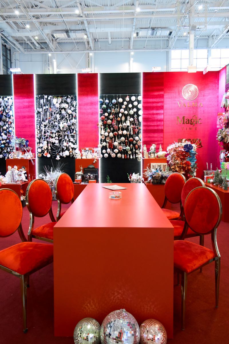 Феникс-Презент на выставке Игрушка Макет и ChristmasBox Podarki