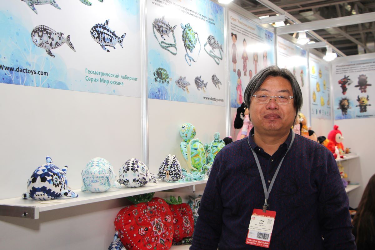 Выставки «Игрушка Маркет» и ChristmasBox Podarki 2026: большой фоторепортаж КИНДЕРinfo