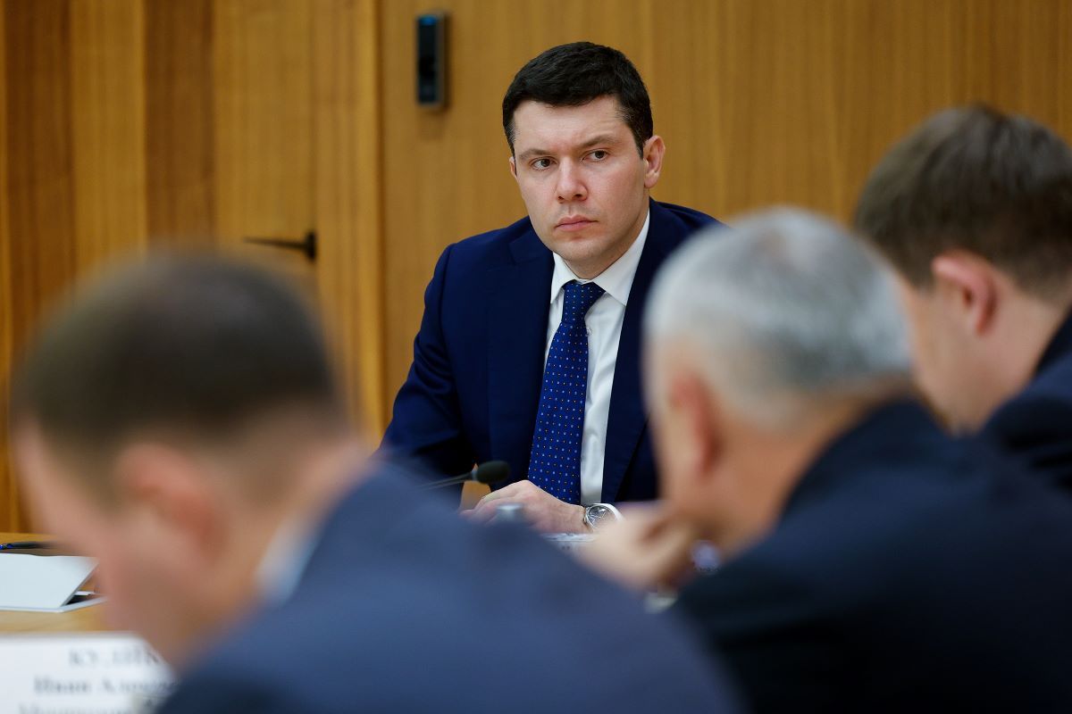 Антон Алиханов
