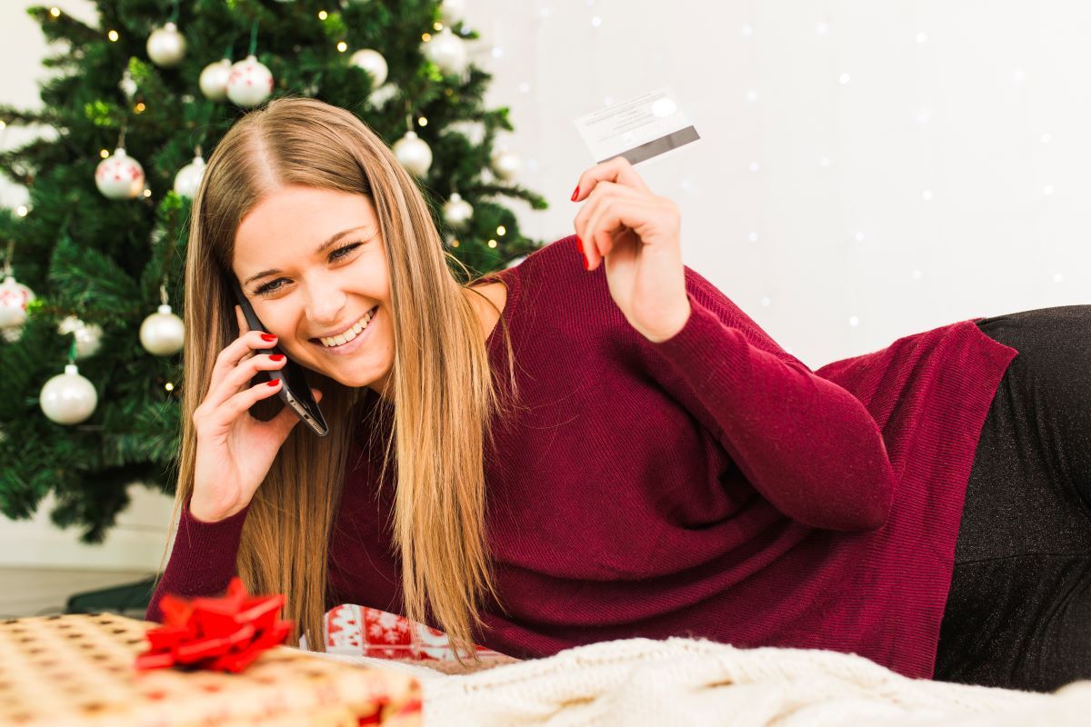 Роспотребнадзор запускает горячую линию по вопросам качества и безопасности детских товаров, а также выбору новогодних подарков