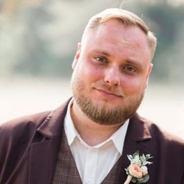 КИРИЛЛ ИСУПОВ (ВЕСНА): «Наши дизайнеры всегда отслеживают и учитывают популярные, актуальные тренды»