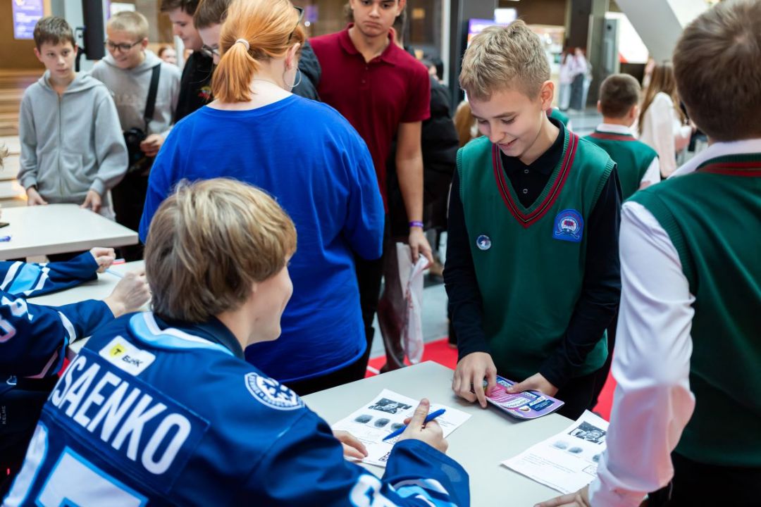 «Учебная Сибирь–2025»: 15 147 посетителей, 120 участников, 209 спикеров и тысячи решений для тех, кто формирует будущее образования