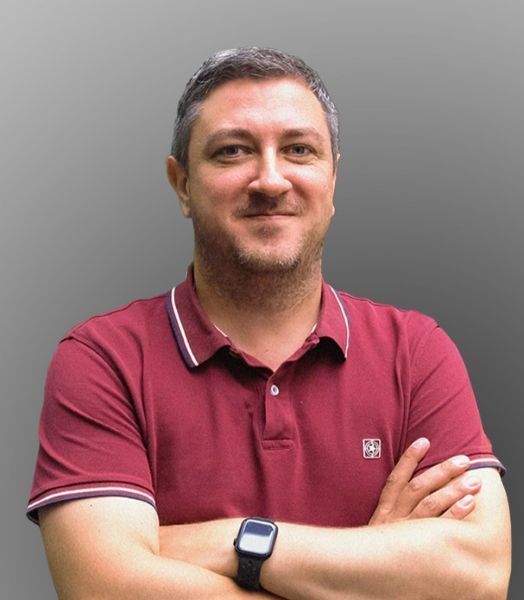 Максим Ханин (ОПТИКОМ): «Детям свойственно стремиться быть как все, мы же показываем им другой путь» 