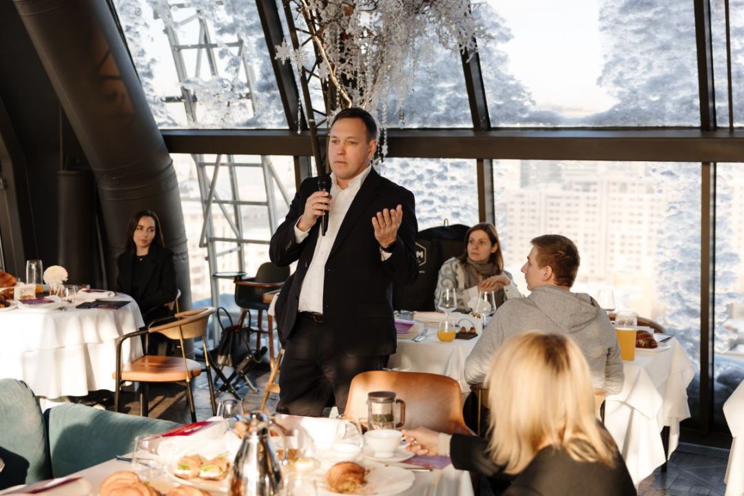 Бизнес-завтрак выставки CPM в ресторане White Rabbit