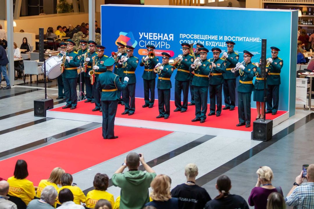 «Учебная Сибирь–2025»: 15 147 посетителей, 120 участников, 209 спикеров и тысячи решений для тех, кто формирует будущее образования