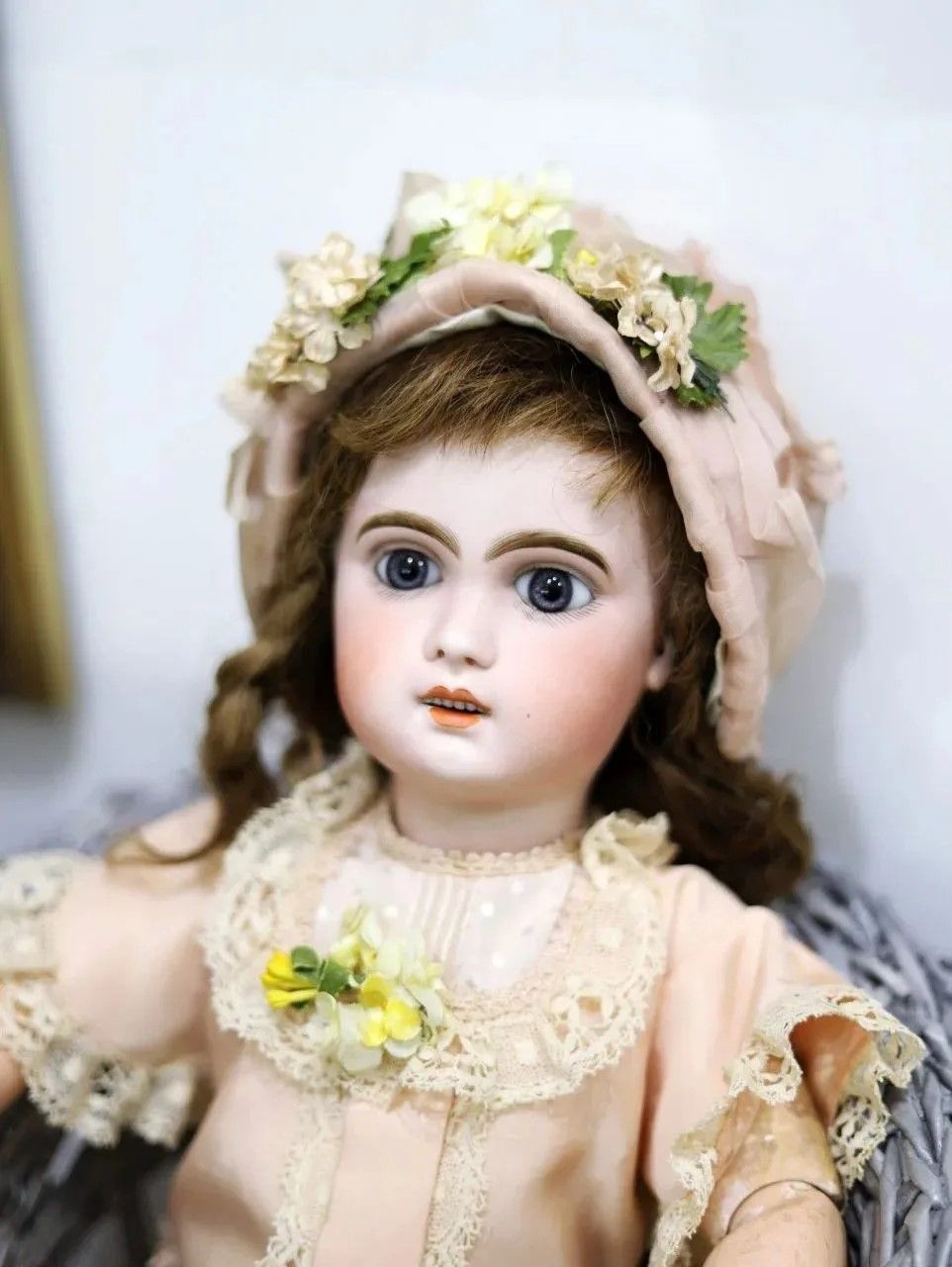 Уникальные находки и редкости со всего мира: что посмотреть на выставке-продаже «Саквояж» в Москве