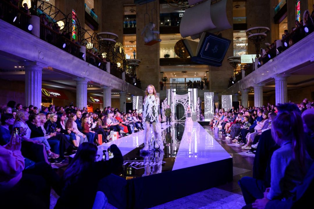 «Кружевные истории» в ЦДМ: 8 марта Дмитрий Дибров с детьми выйдут на подиум в рамках 18‑го сезона Главной детской недели моды»