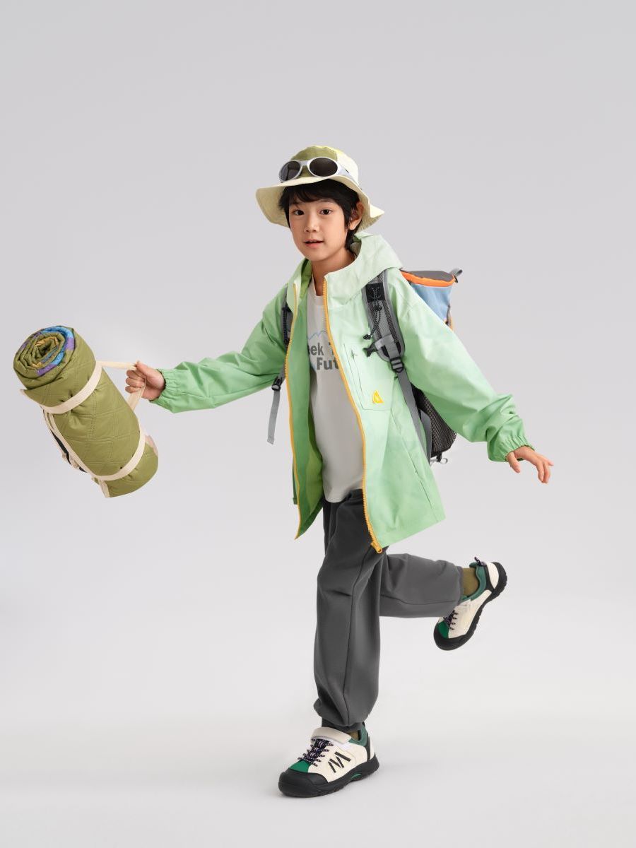 Весна без компромиссов – в технологичных куртках Balabala