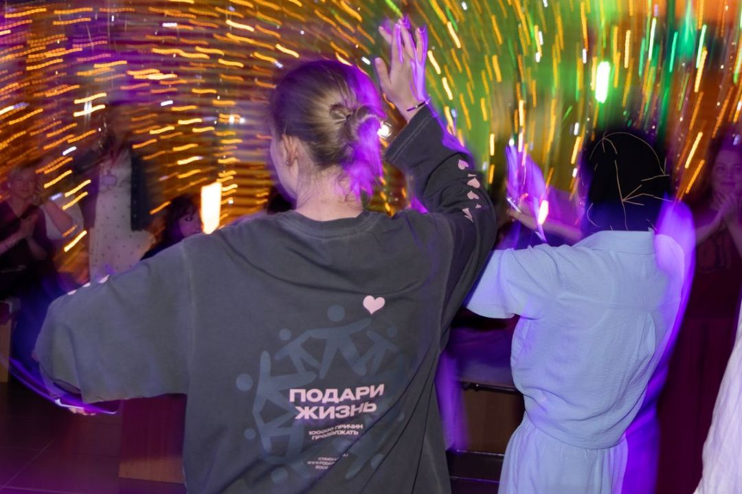 Выпускной бал, который запоминается иначе: в Центре им. Дмитрия Рогачева прошел праздник для пациентов и подопечных фонда «Подари жизнь»