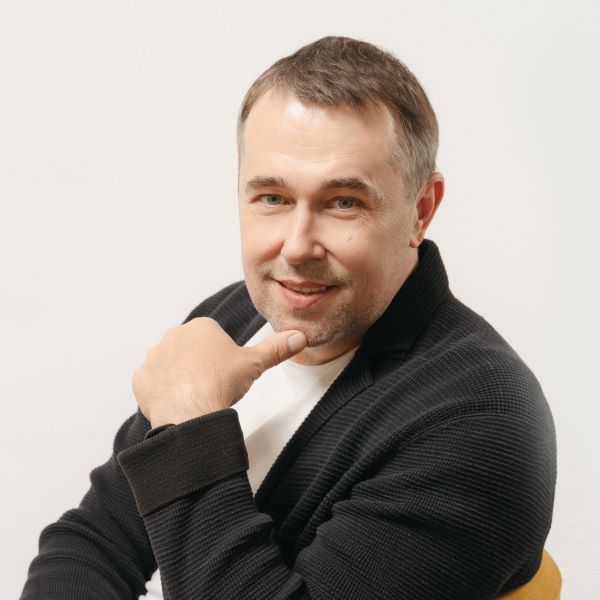 • Борис Кузнецов член Правления РКС, директор издательства «РОСМЭН».