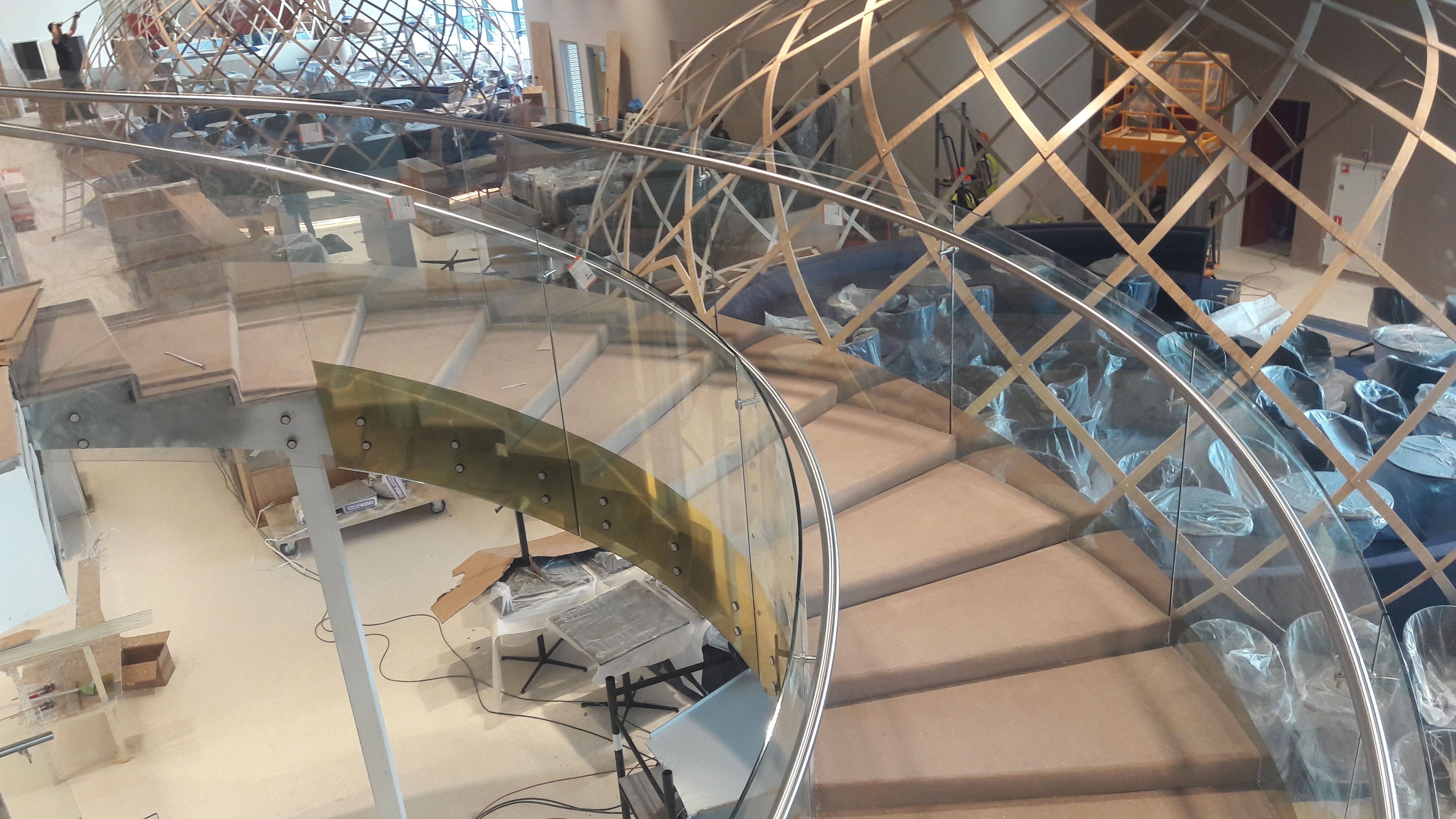 ограждения из нержавейки со стеклом