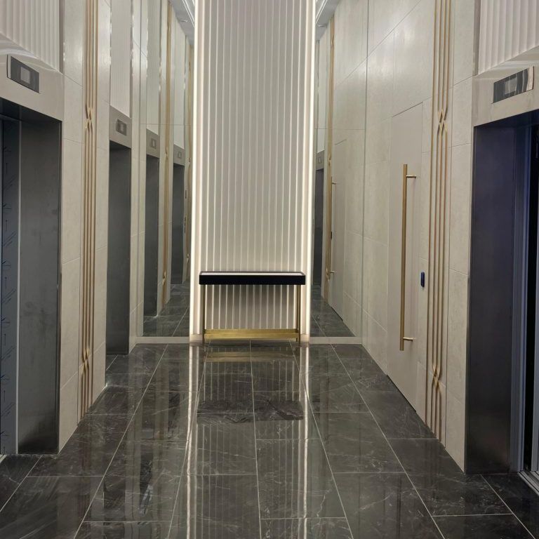 Лифтовый портал из нержавейки