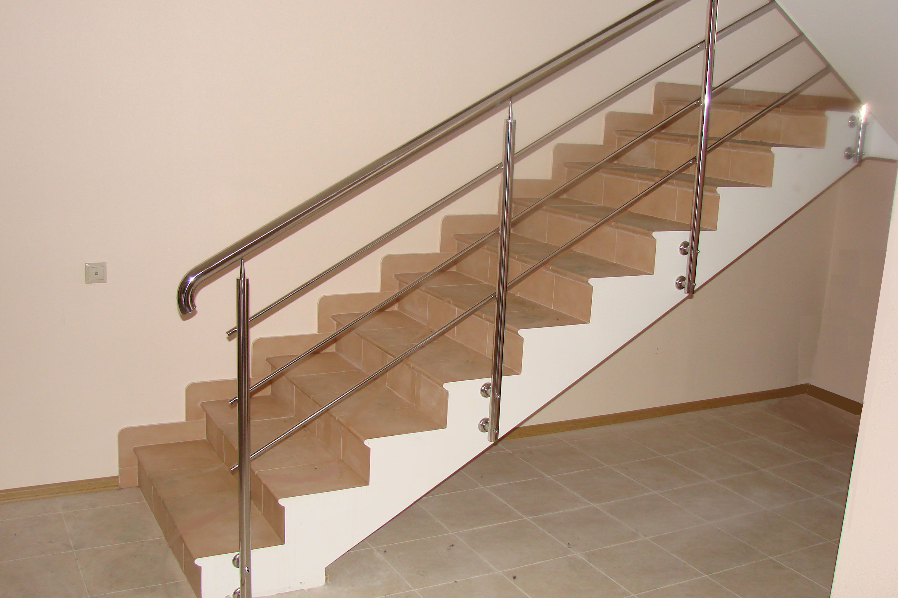 ограждения из нержавейки со стеклом