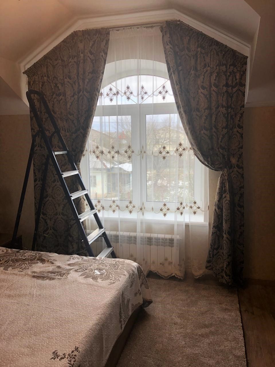 шторы на полукруглое окно