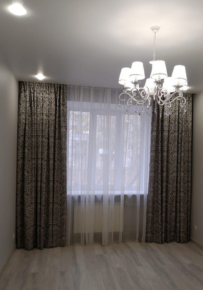 шторы в гостиную в сером цвете