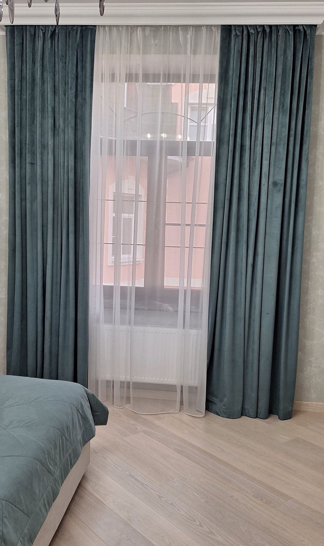 бархатные шторы в спальню