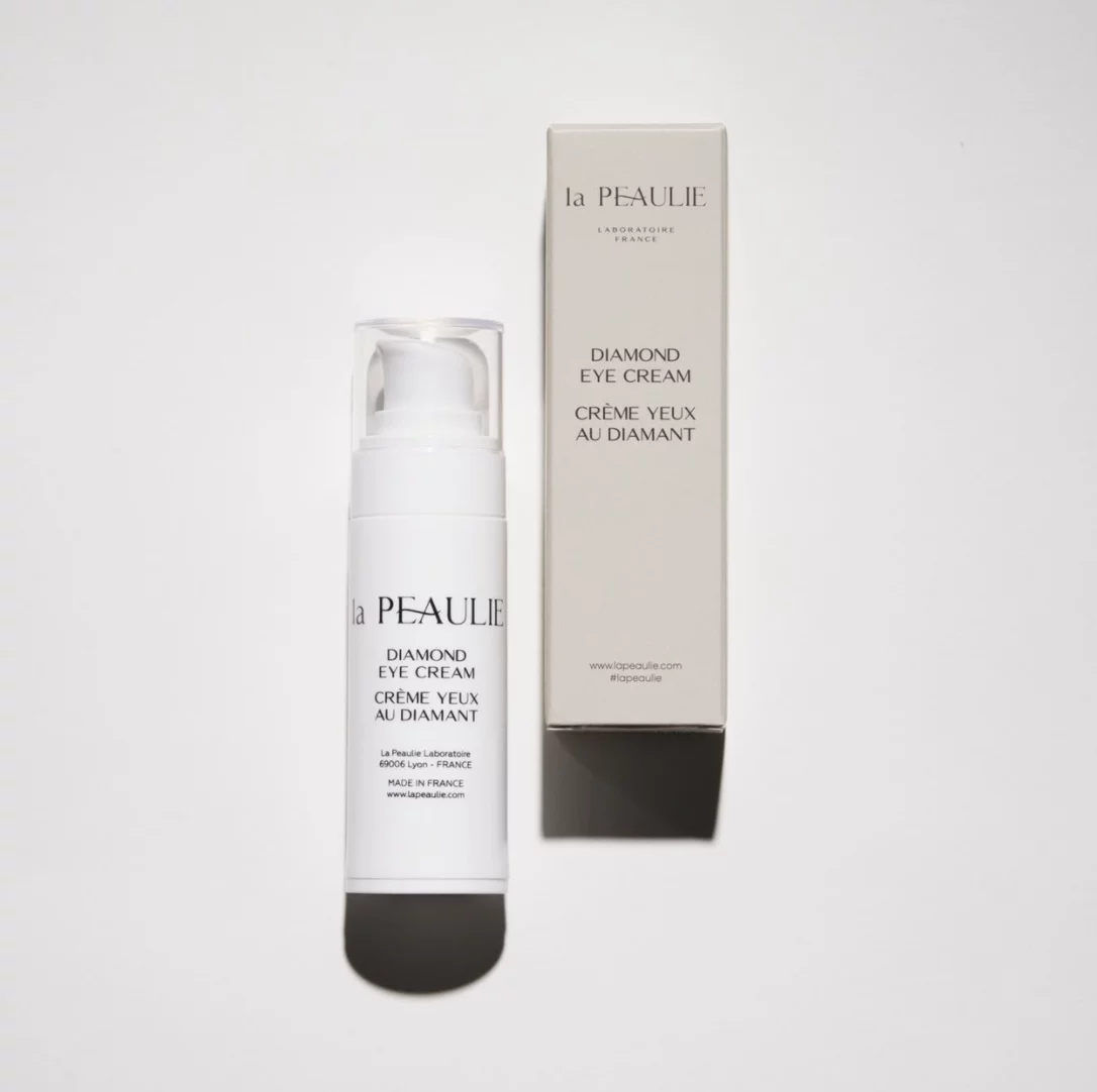 МУЛЬТИФУНКЦИОНАЛЬНЫЙ ВОССТАНАВЛИВАЮЩИЙ КРЕМ ДЛЯ КОЖИ ВОКРУГ ГЛАЗ С БРИЛЛИАНТАМИ
30 МЛ 