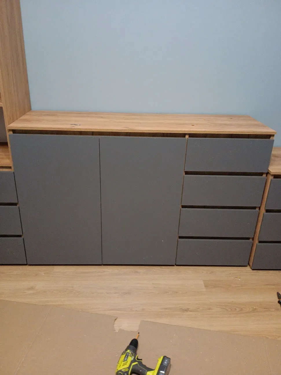 сборка комода с ящиками и дверями