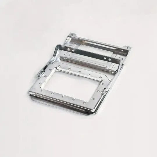 P/N: MR730220 CLAMP FRAME UPPER ASSY (70X120)
P/N: MR730252 CLAMP FRAME LOWER ASSY (70X120)
P/N: ME730250 CLAMP FRAME LOWER ASSY (70X120, with flange)
※The part number for the lower frame varies depending on the presence of a flange. Lower frames with a flange are compatible with specific models only.