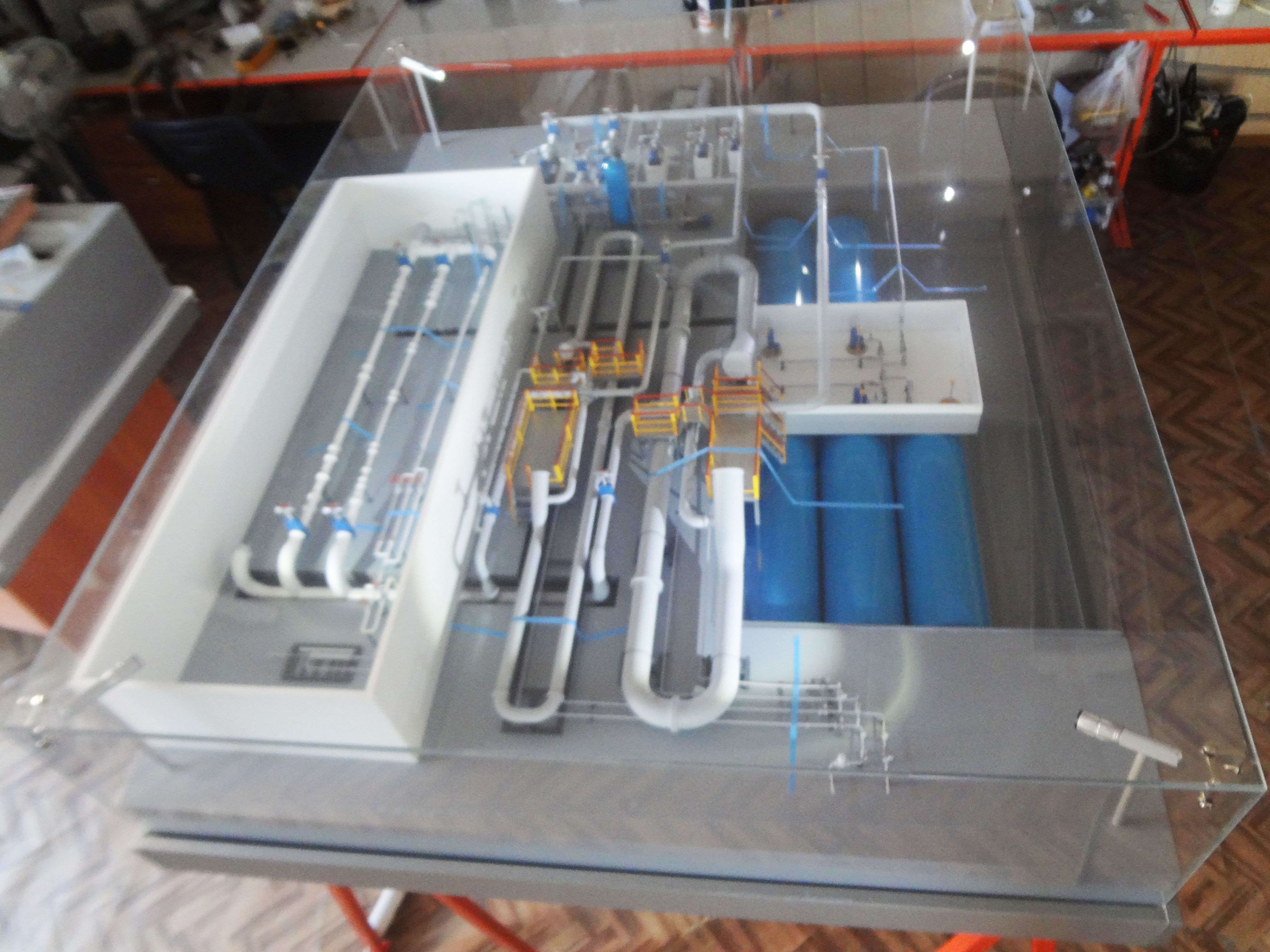 Макет нефтегазового оборудования