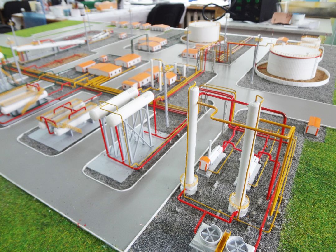 Макет подготовки нефти и газа