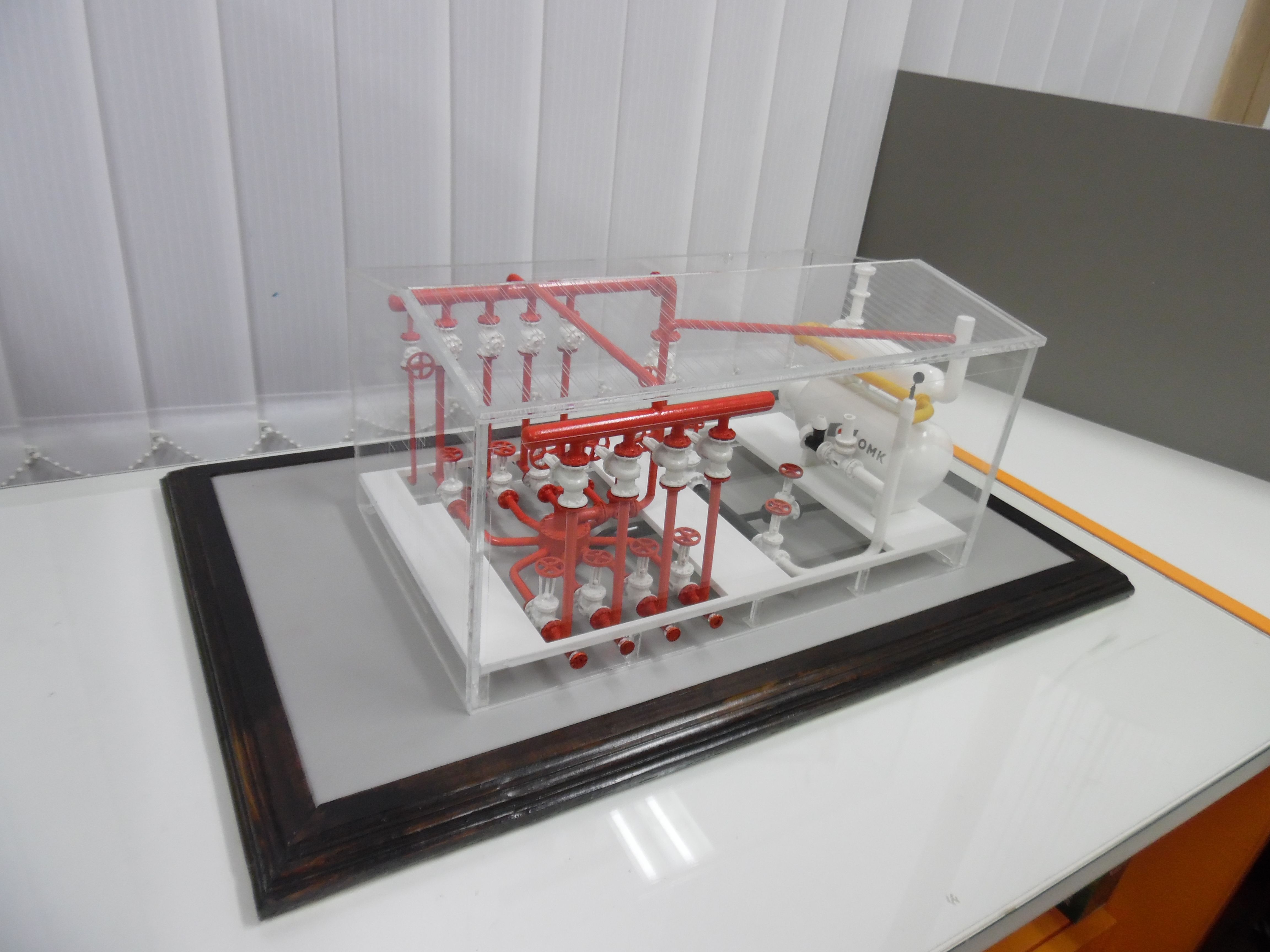 Макет нефтегазового оборудования