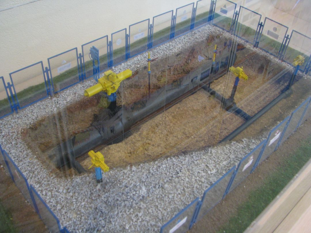 Макет крановой площадки газопровода