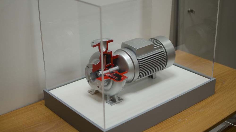 Макет реактивного двигателя