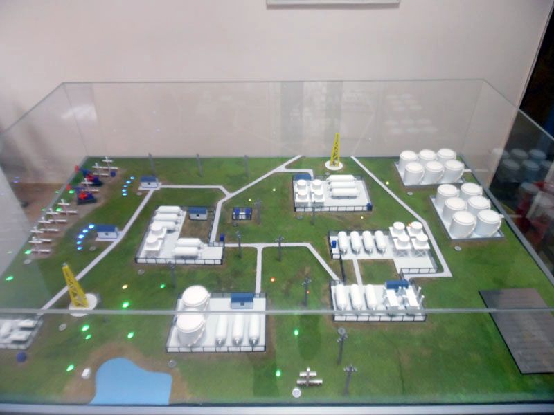 Макет подготовки нефти и газа