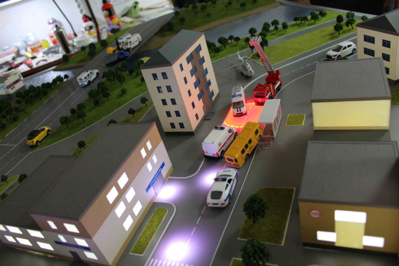 Макет нефтегазового оборудования