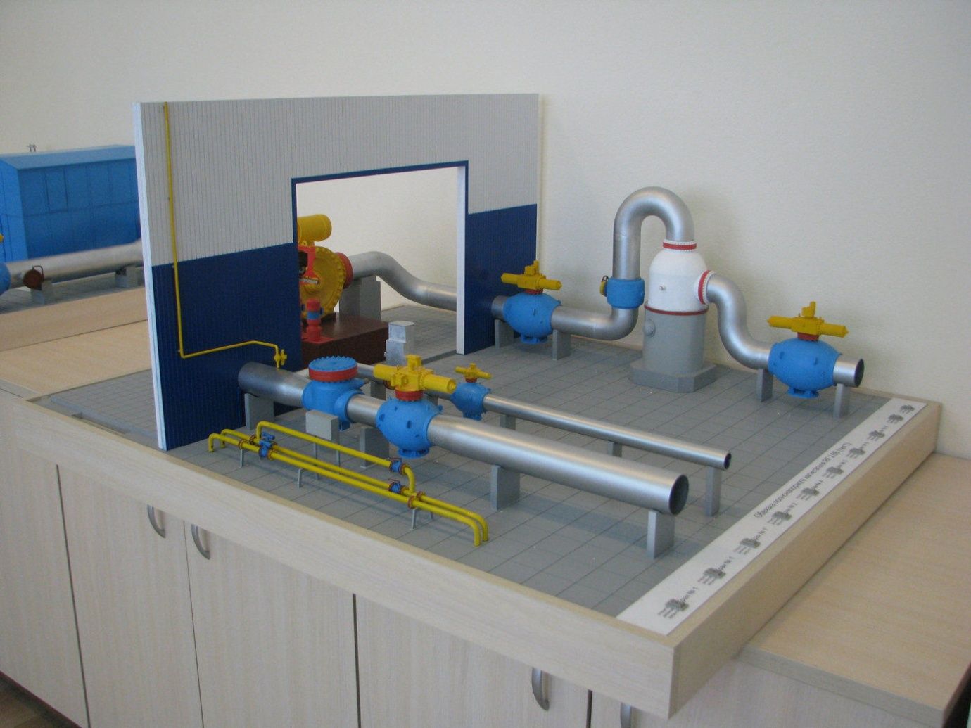 Макет нефтегазового оборудования