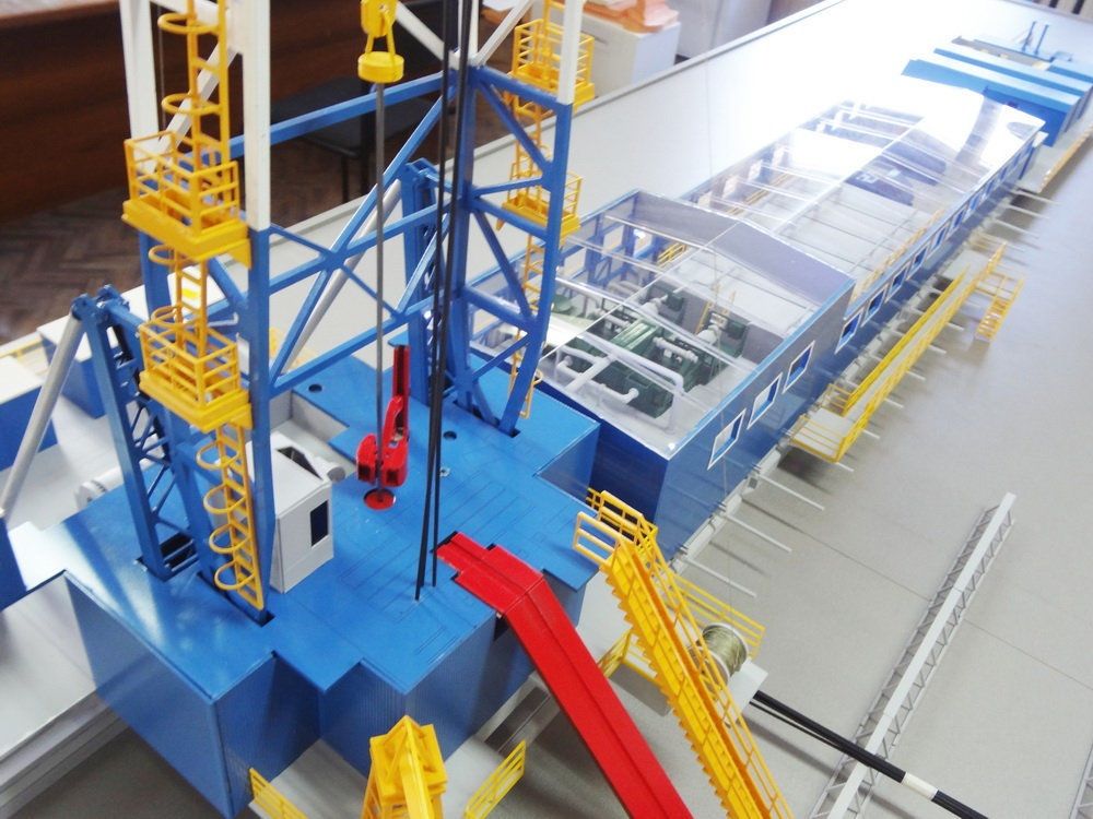 Макет нефтегазового оборудования