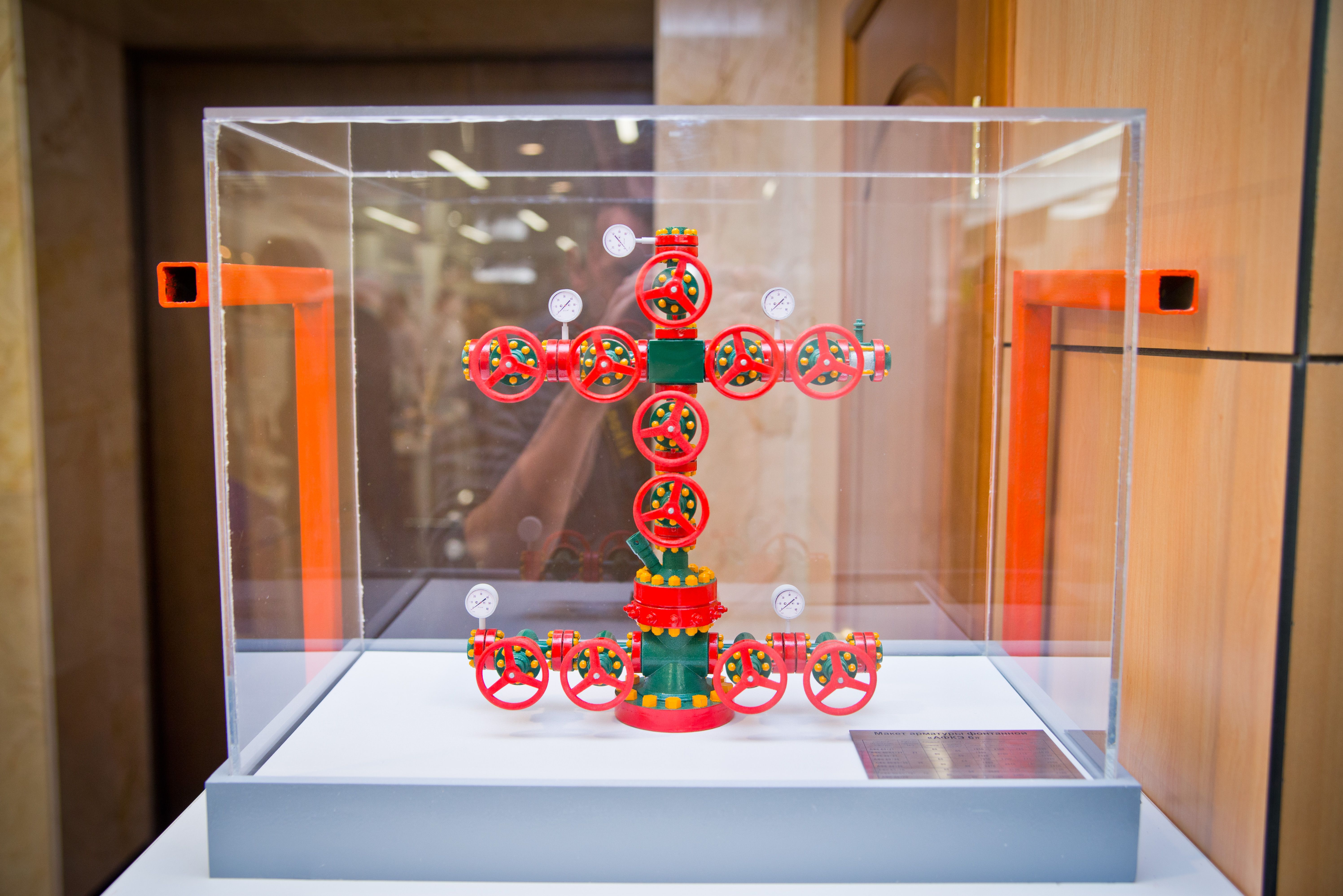 Макет нефтегазового оборудования