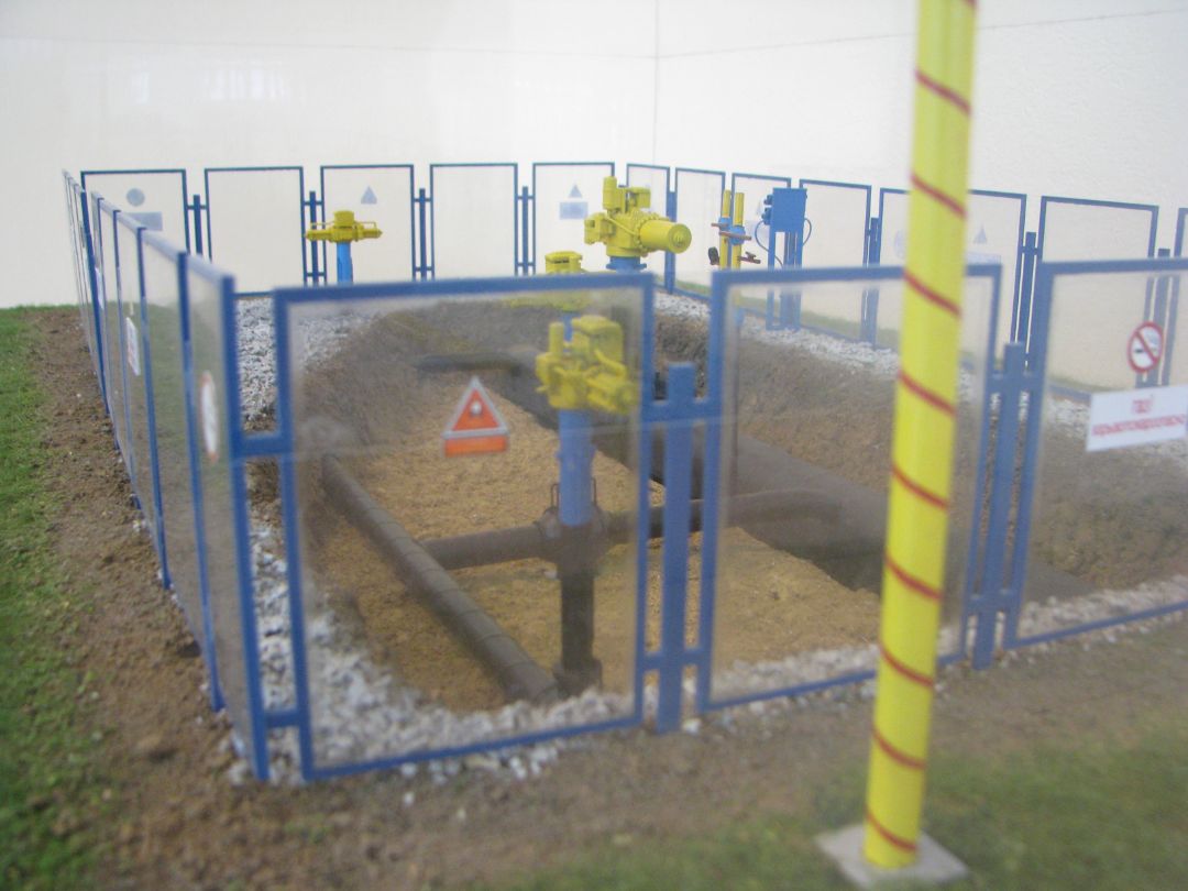 Макет крановой площадки газопровода