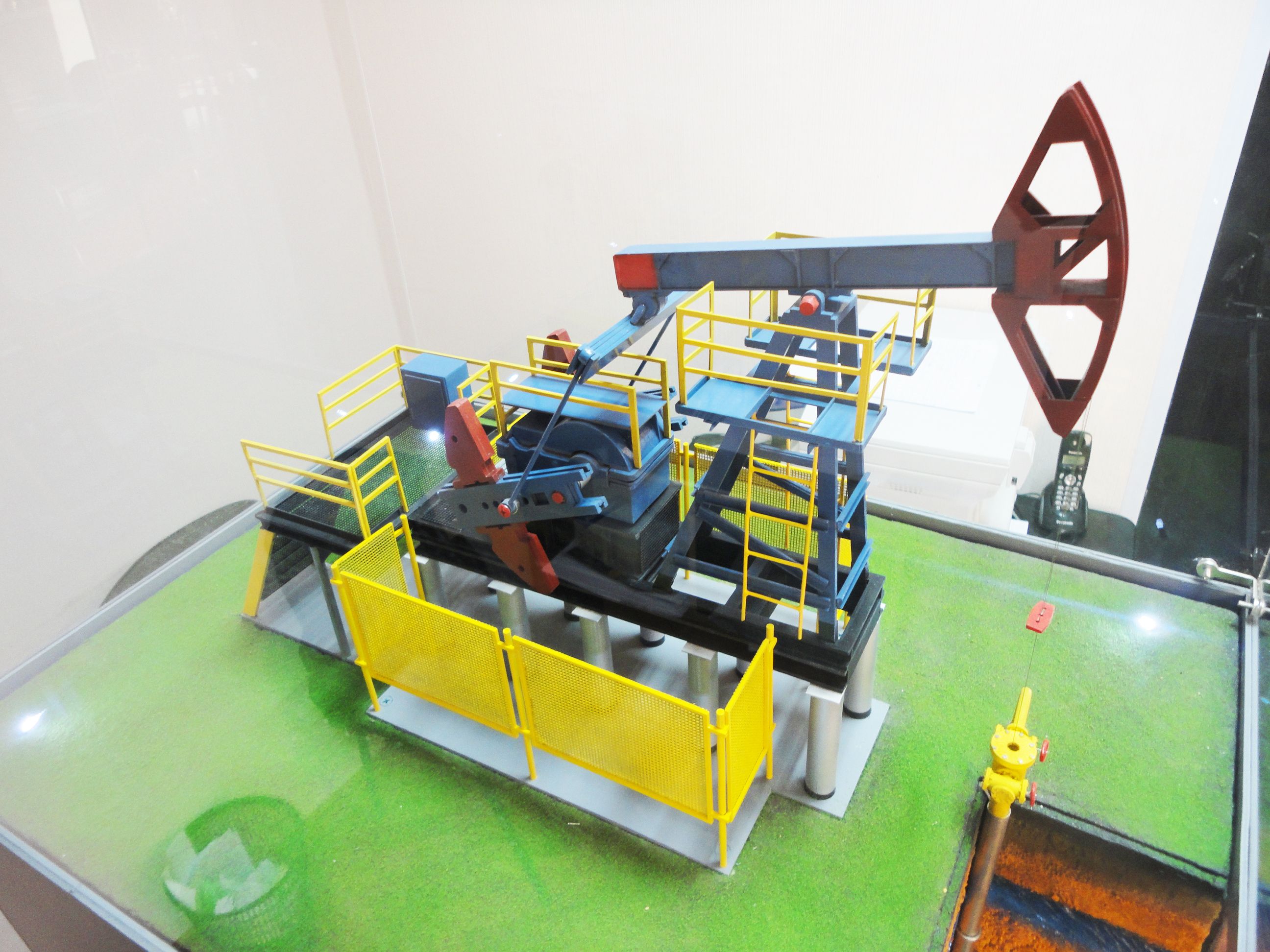 Макет нефтегазового оборудования